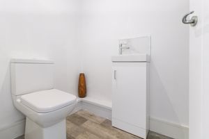 Guest WC- click for photo gallery